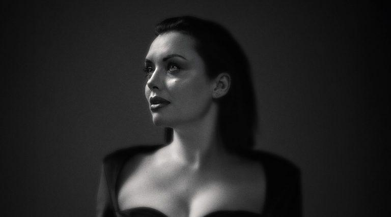 SHONA SHARES HER DEBUT SINGLE ‘UNAPOLOGETICALLY ME’