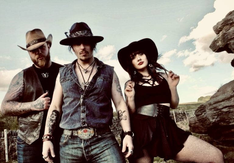 Fangslinger – Mixing Gothic, Western and Rock Music Brilliantly