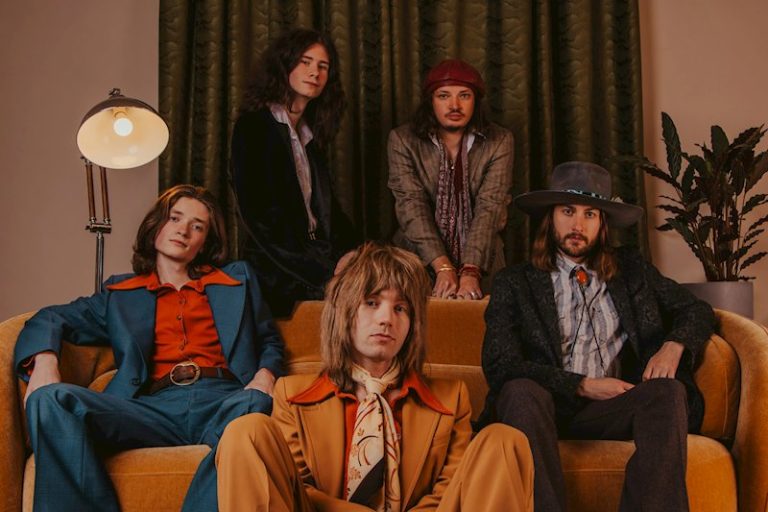 Silveroller – Trouble Follows Me – Single Review – bjfmedia