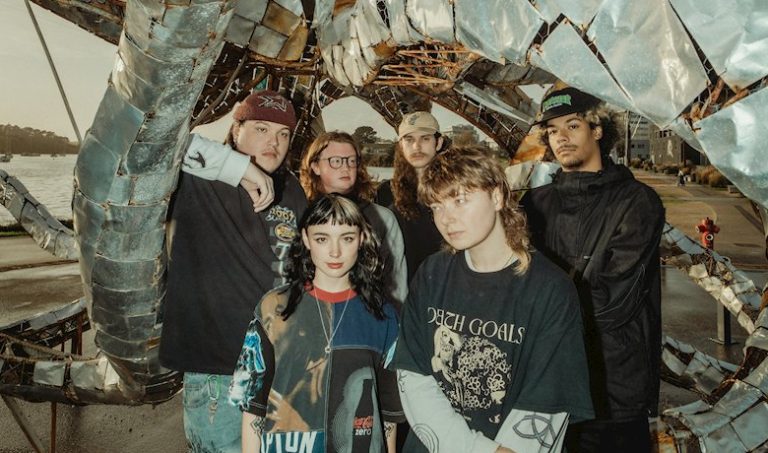 EP Review   KNIVES – REGLITTER I