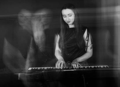 Louise M – Escape – Single Review – music box pr