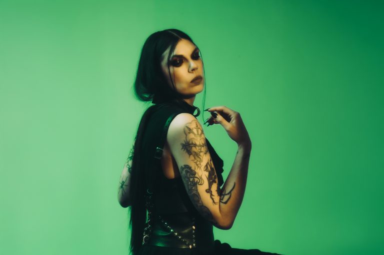 A.A. WILLIAMS DELIVERS A MESMERISING DESCENT INTO BEAUTY AND DARKNESS ON ‘SOLSTICE’