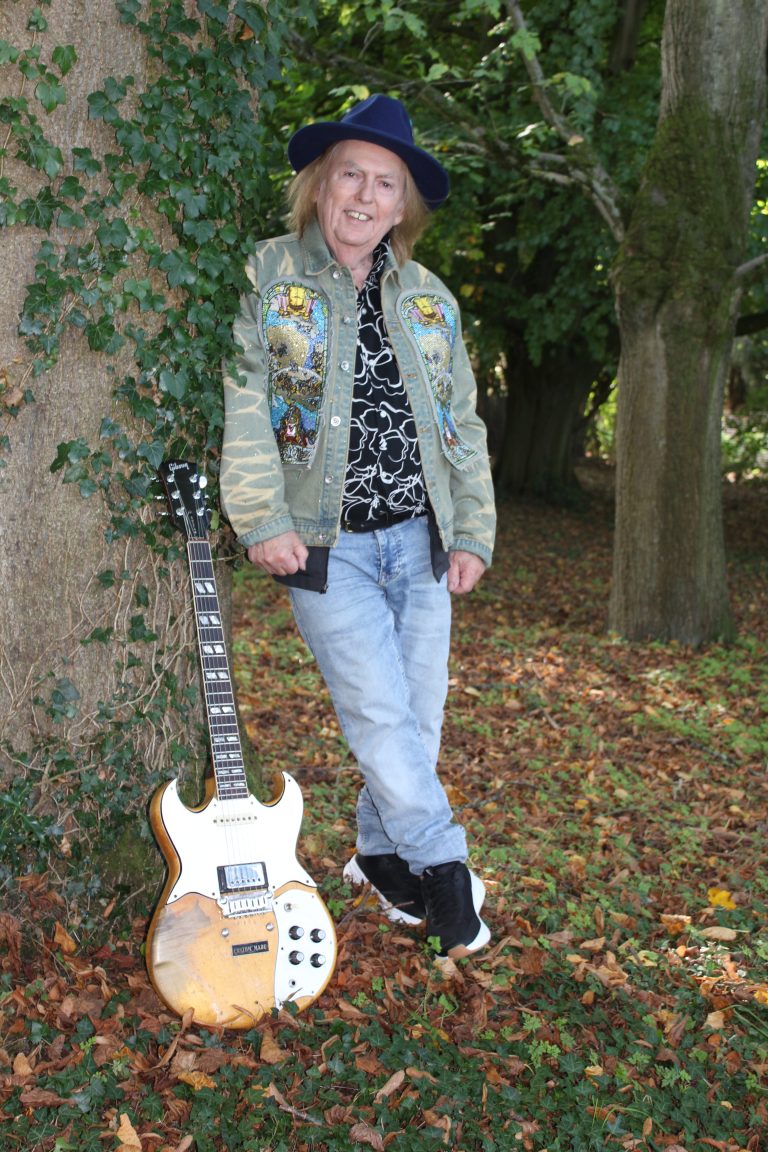Dave Hill - announces release of his long-awaited solo album 