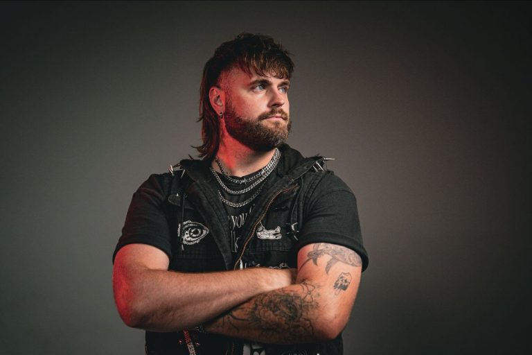Micah Martin releases new single & reveals upcoming debut album track listing