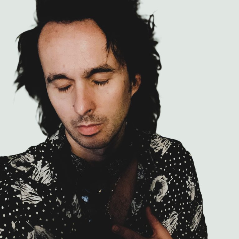 Joe Desglose Maddox – Bringing a Slice of Power Pop With His Solo Single 