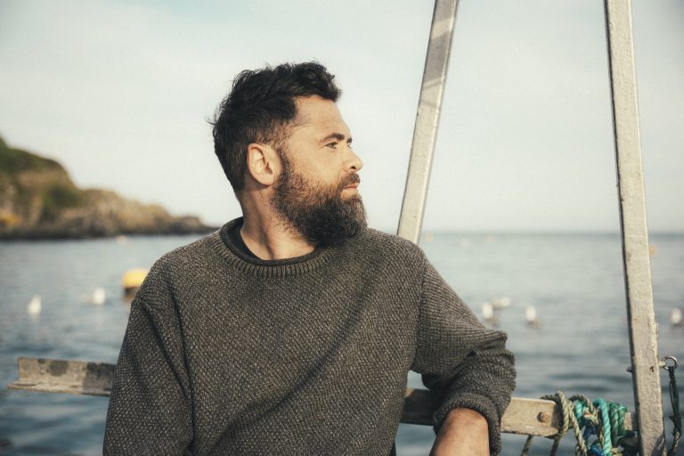 PASSENGER SHARES THE NEW SINGLE ‘GHOSTS’ FROM THE NEW ALBUM ‘WILD LOVE’, OUT NOVEMBER 6TH