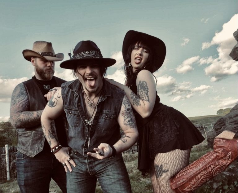 FangSlinger – A Band That Hooks You Into A World Of Outlaws And Lost Souls 